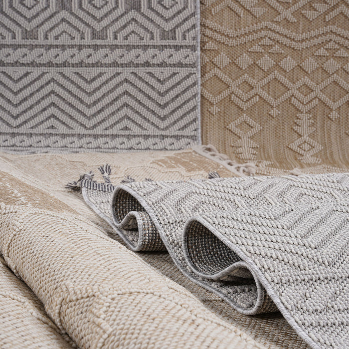 Guros - 6' X 9' Medallion Indoor / Outdoor Area Rug - Beige